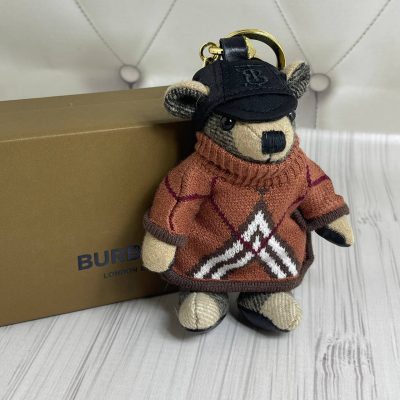 Брелок Burberry идёт в фирменной коробке ФШБ 002.1